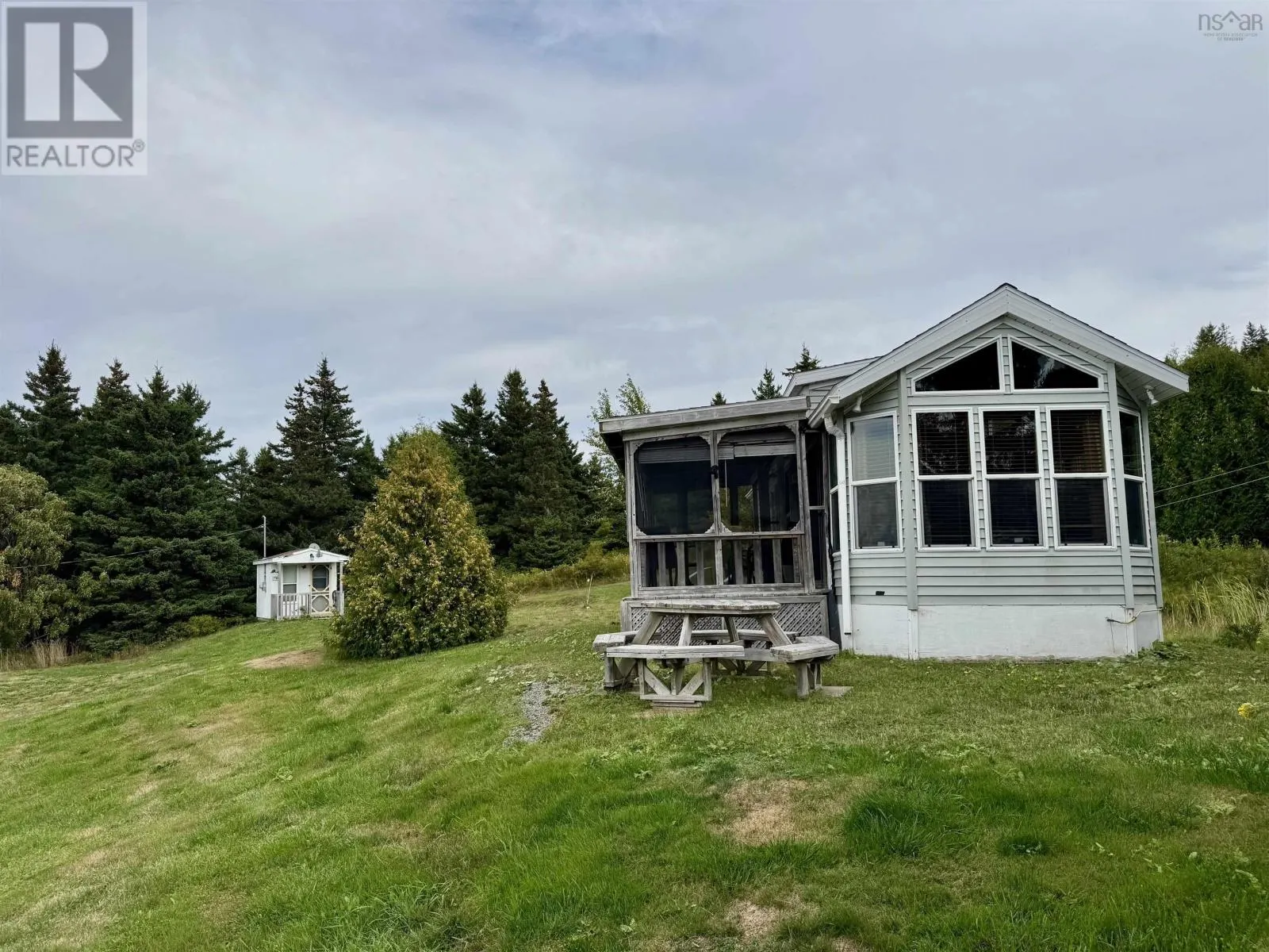 75 Lakeshore Dr.