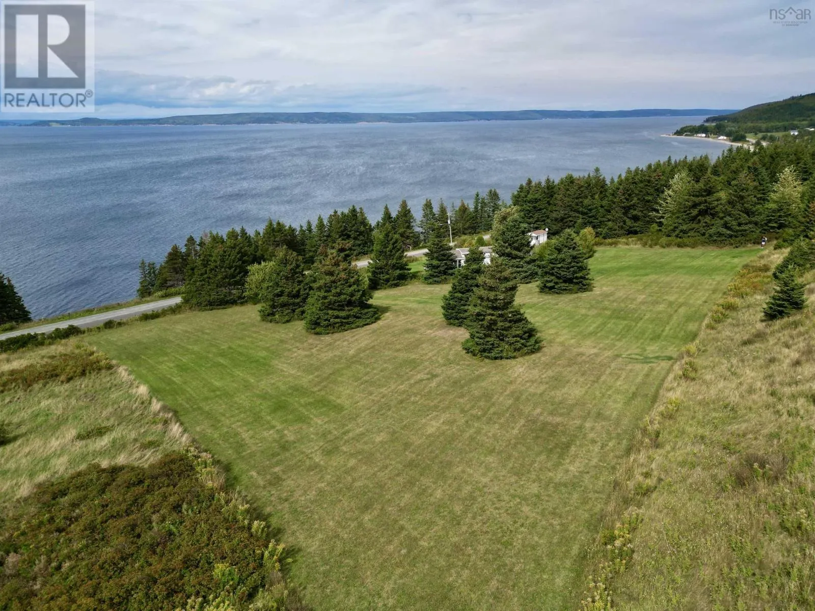 75 Lakeshore Dr.