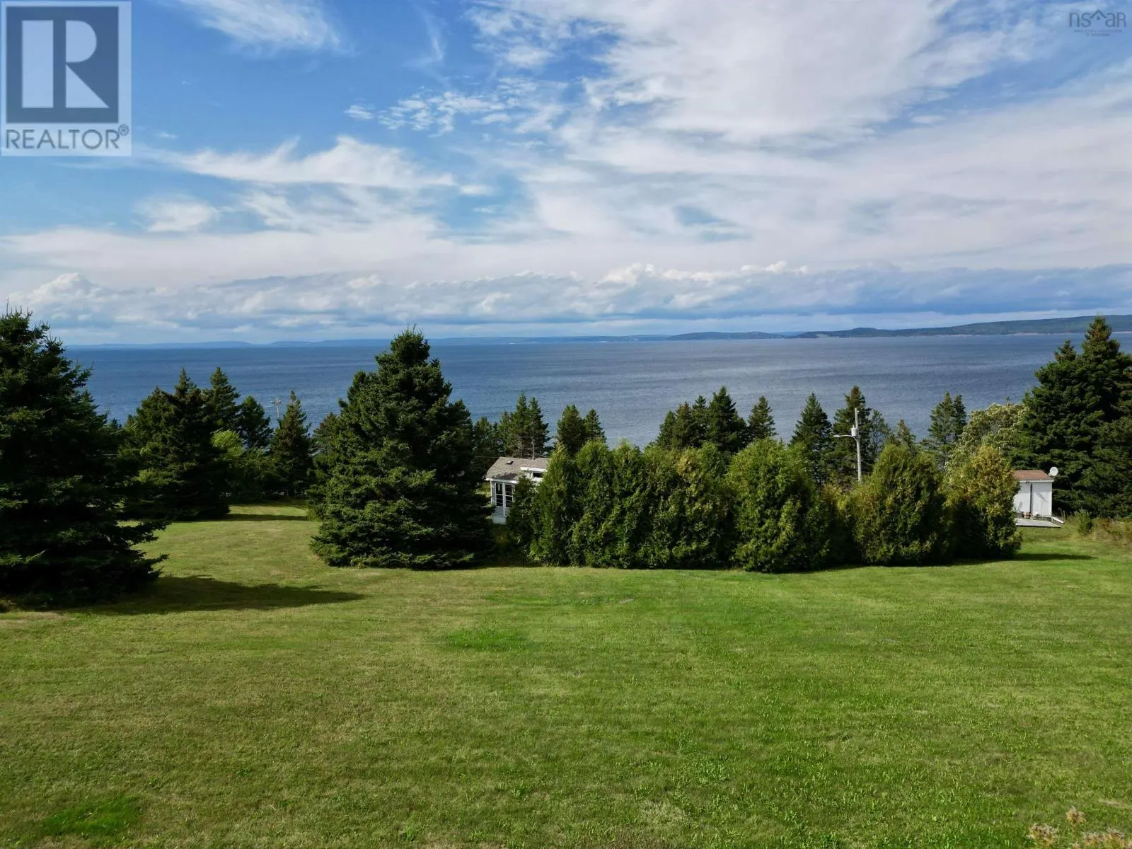 75 Lakeshore Dr.