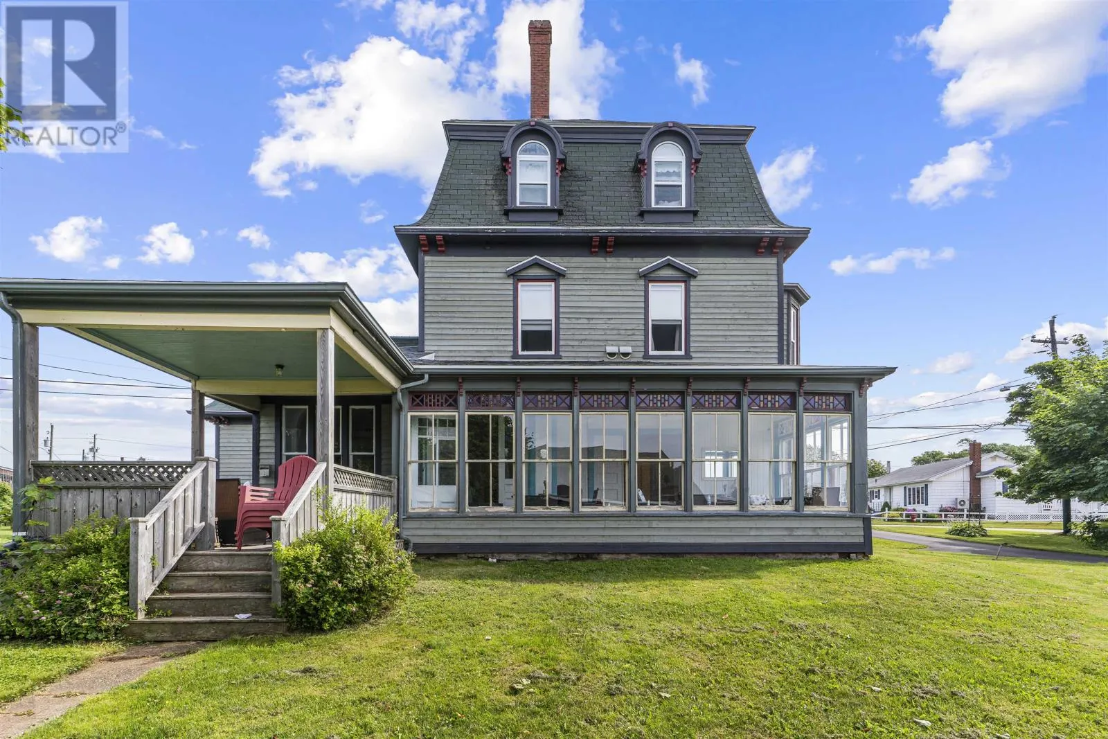16 Washington Street