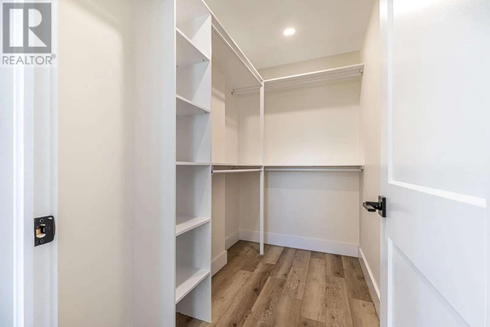 27 CONNOR Drive