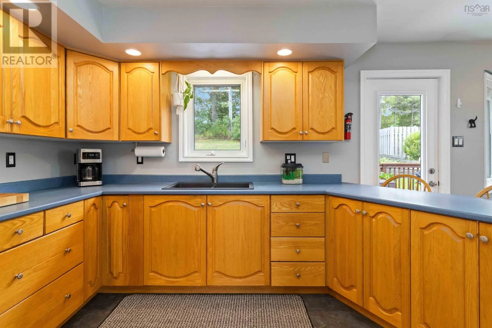 6 Braemont Court