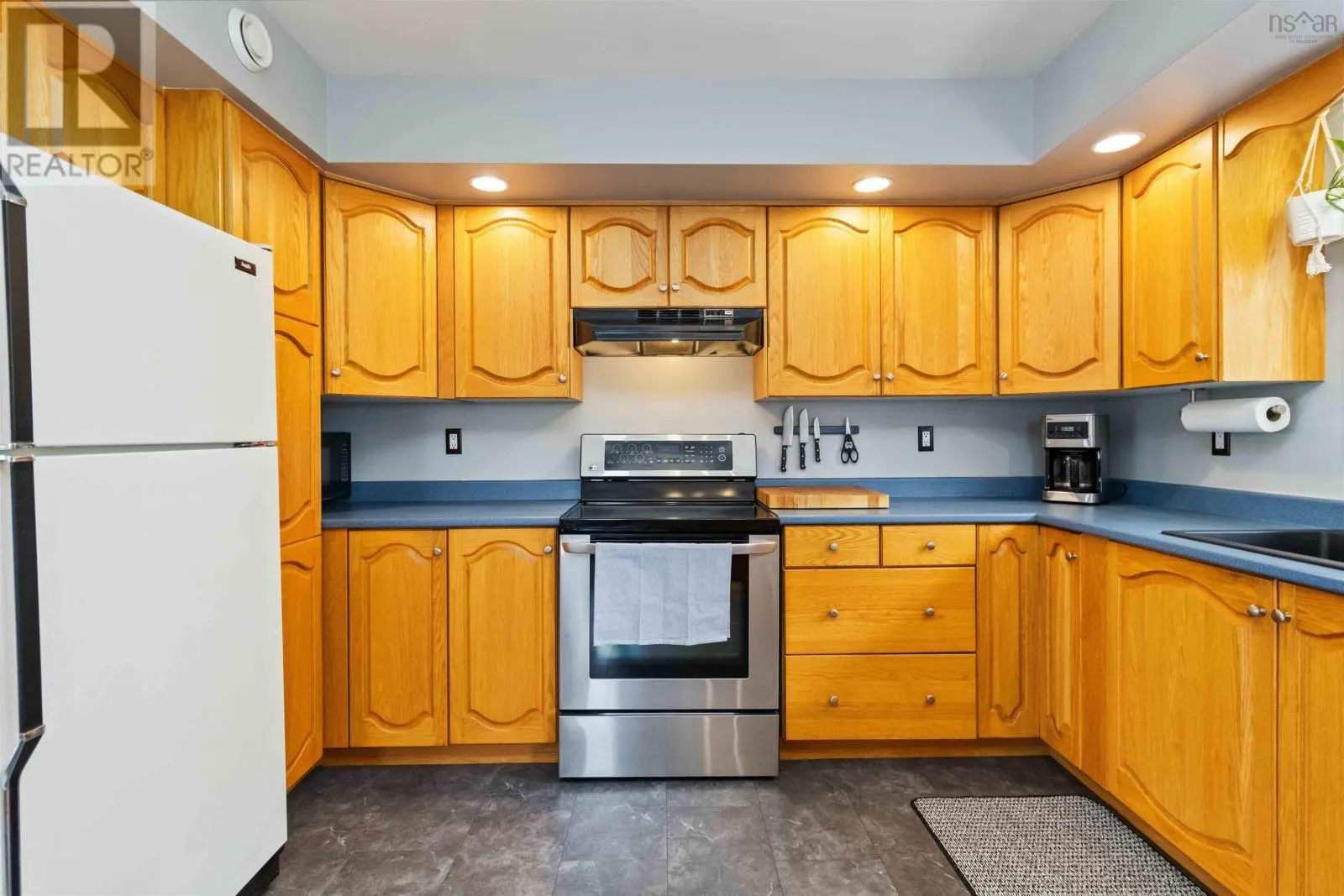 6 Braemont Court