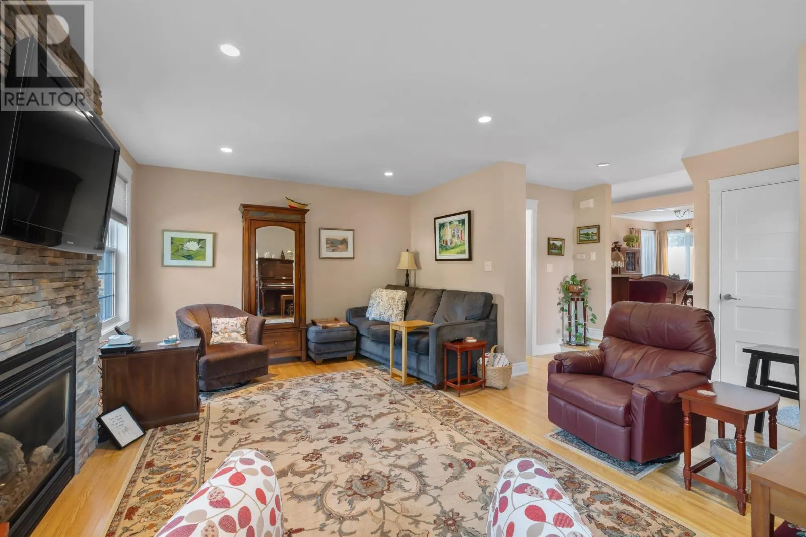 109 Carriage Lane