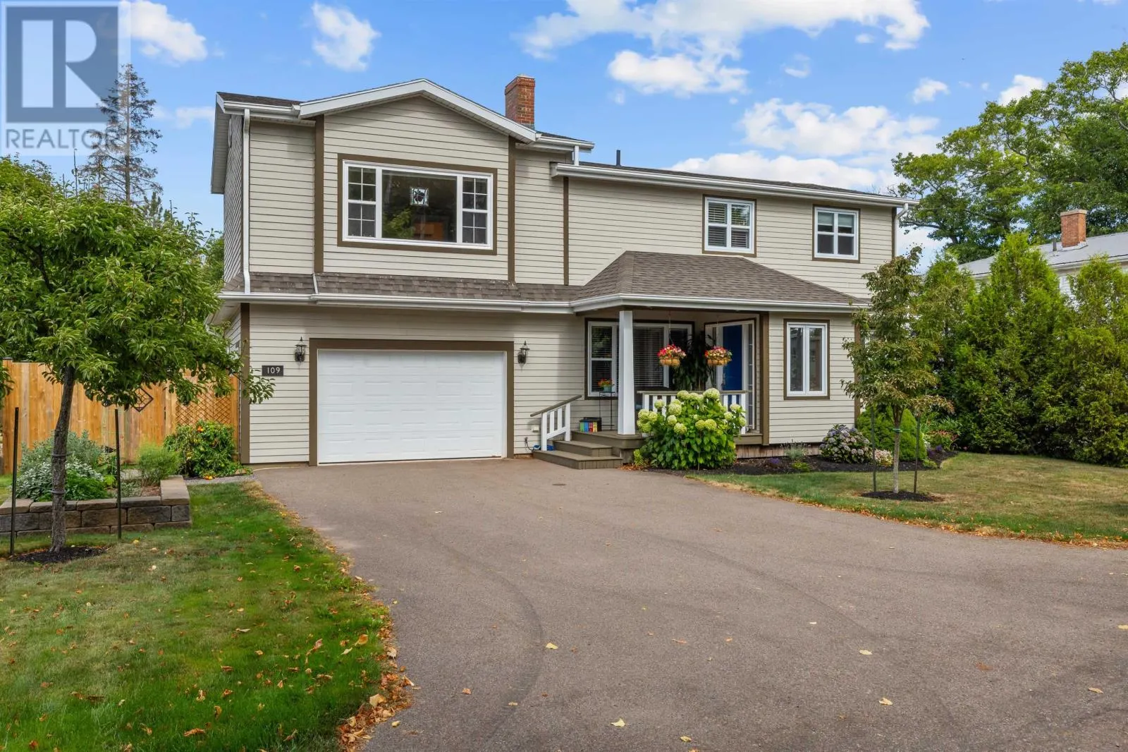 109 Carriage Lane