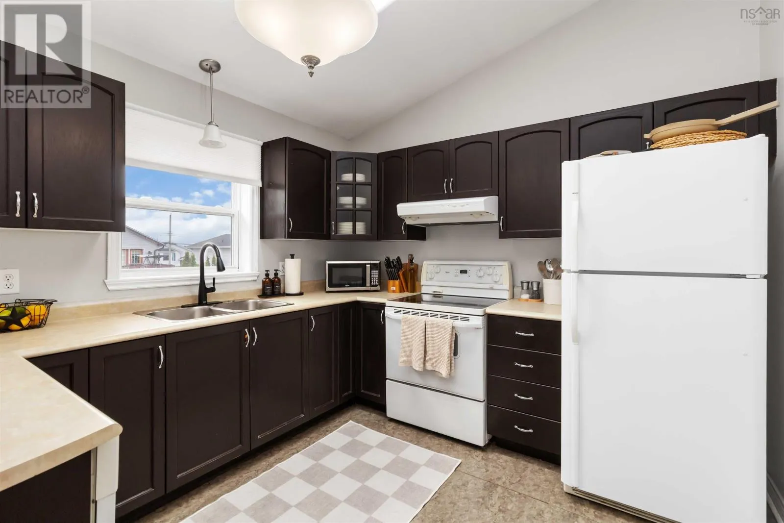142 Serop Crescent