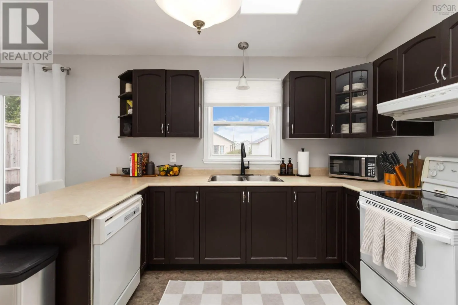 142 Serop Crescent