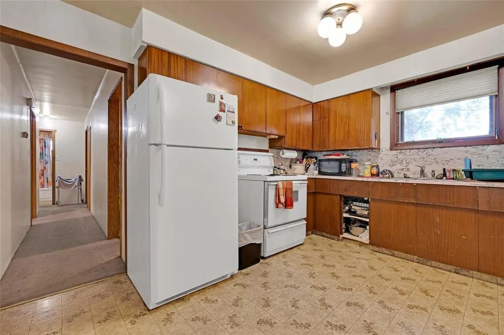 72 7th Avenue