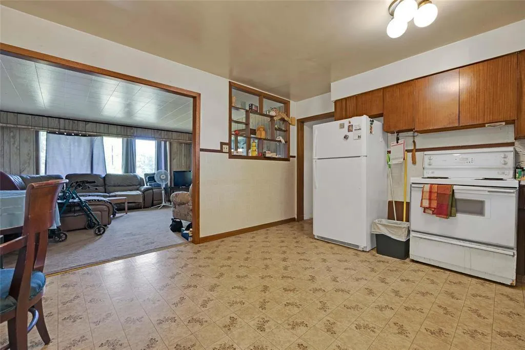 72 7th Avenue