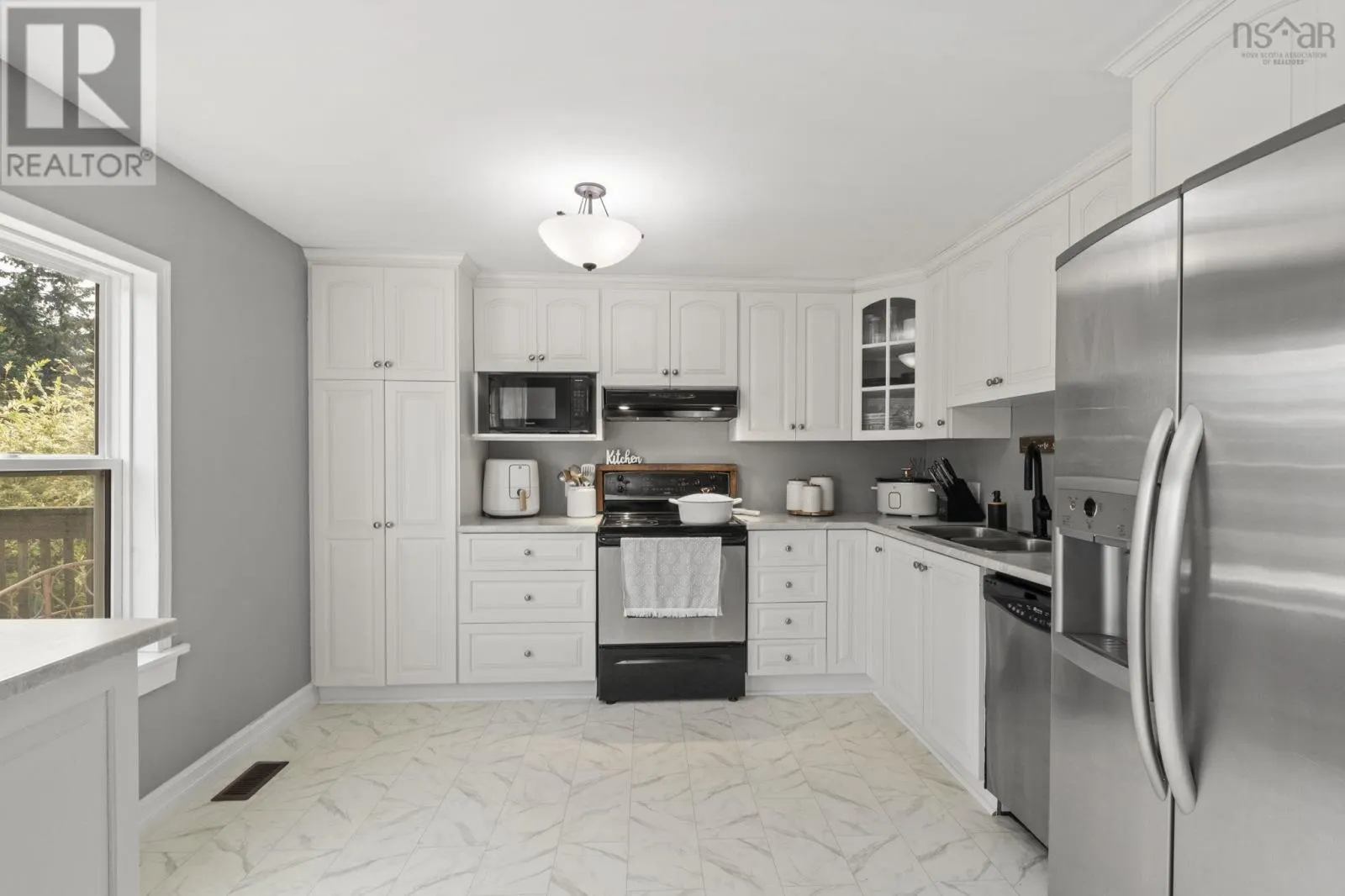 5 Pleasant Street