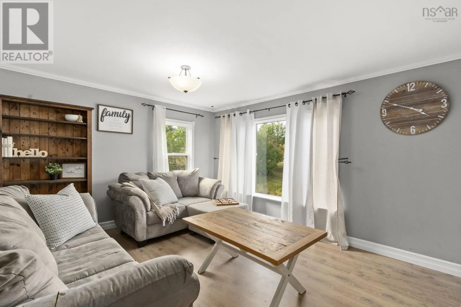 5 Pleasant Street