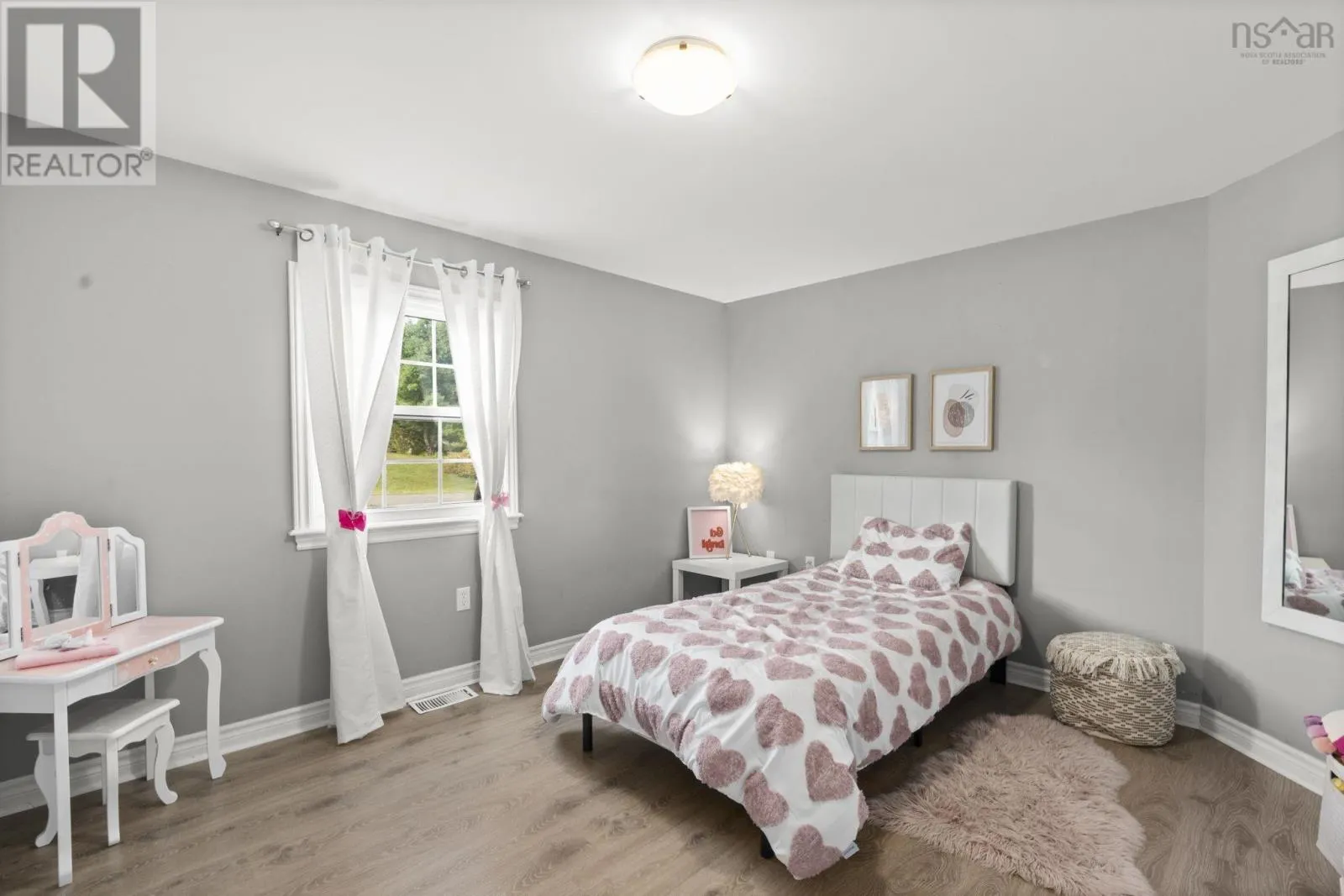 5 Pleasant Street