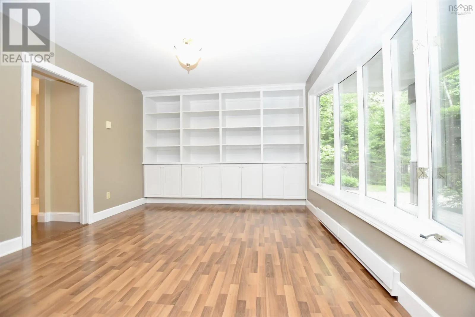 10 Kingsway Road