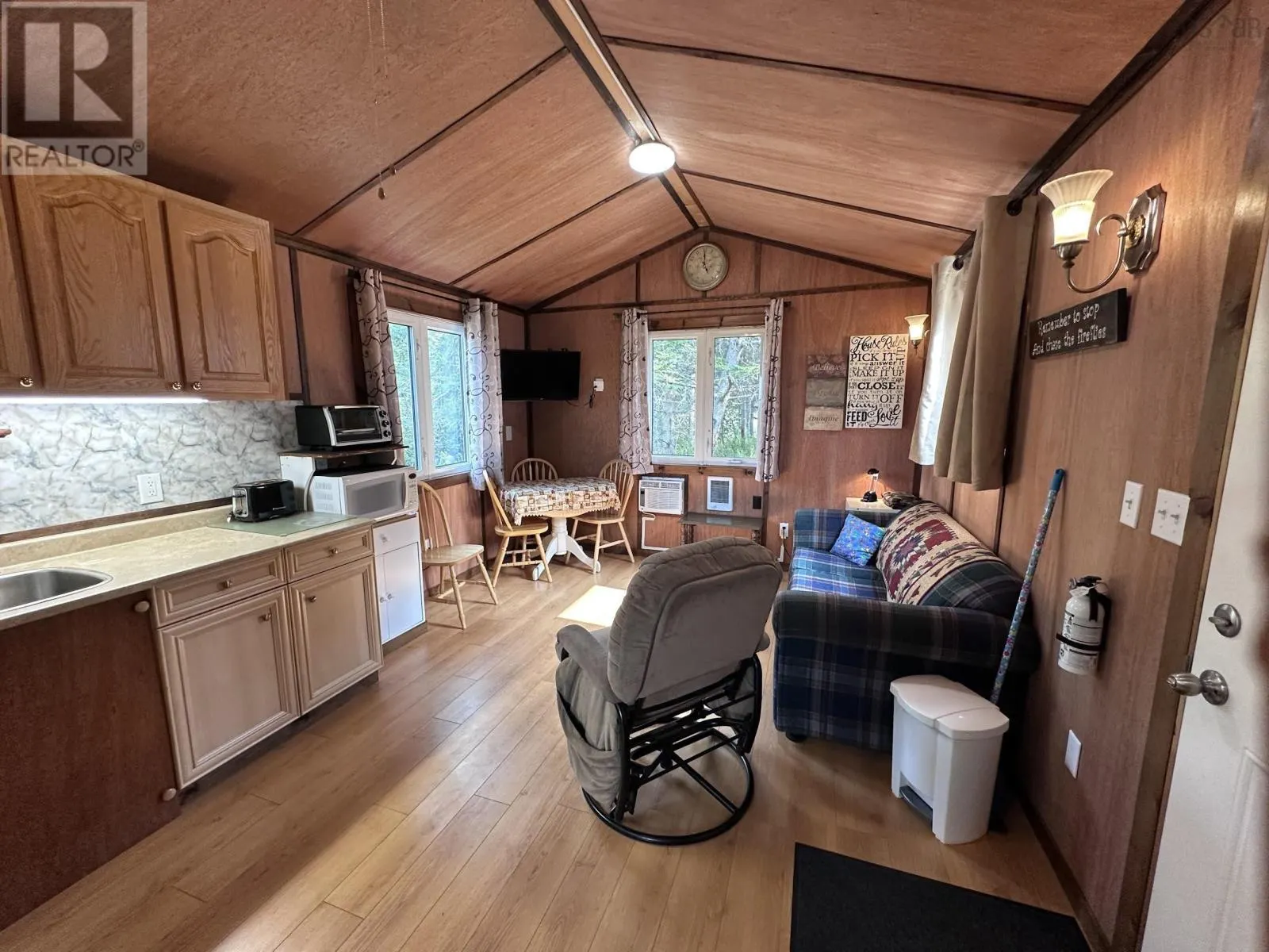 2844 Highway 215