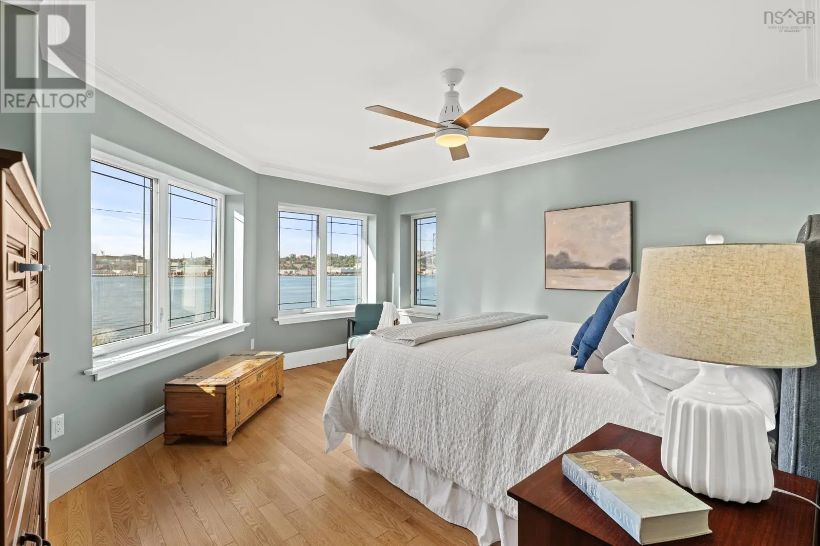 60 Shore Road