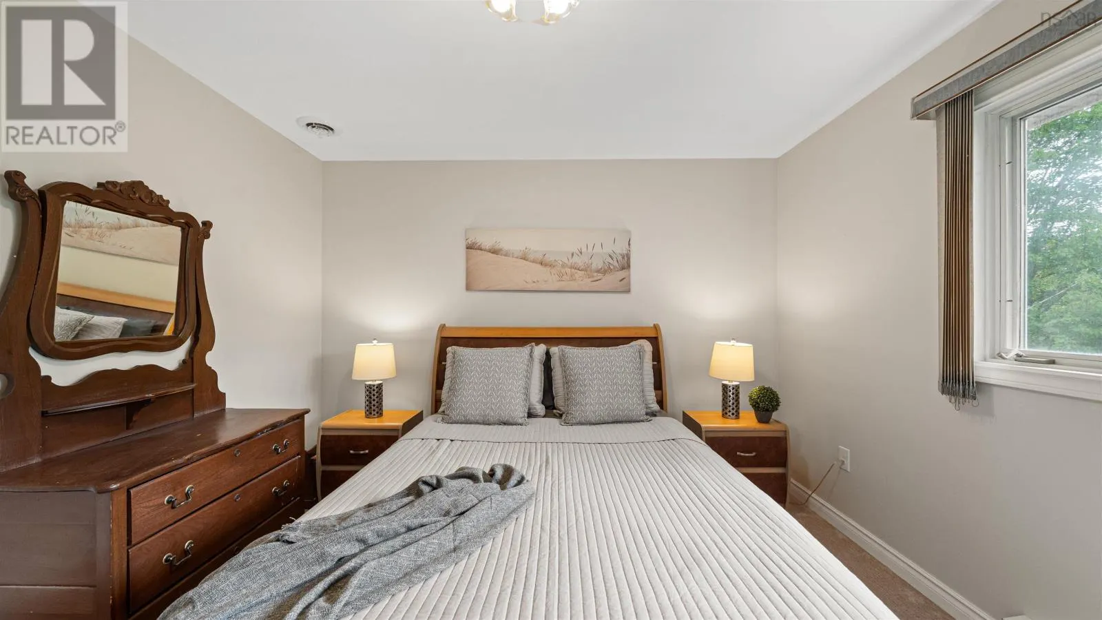 2571 ST. MARGARET'S BAY Road
