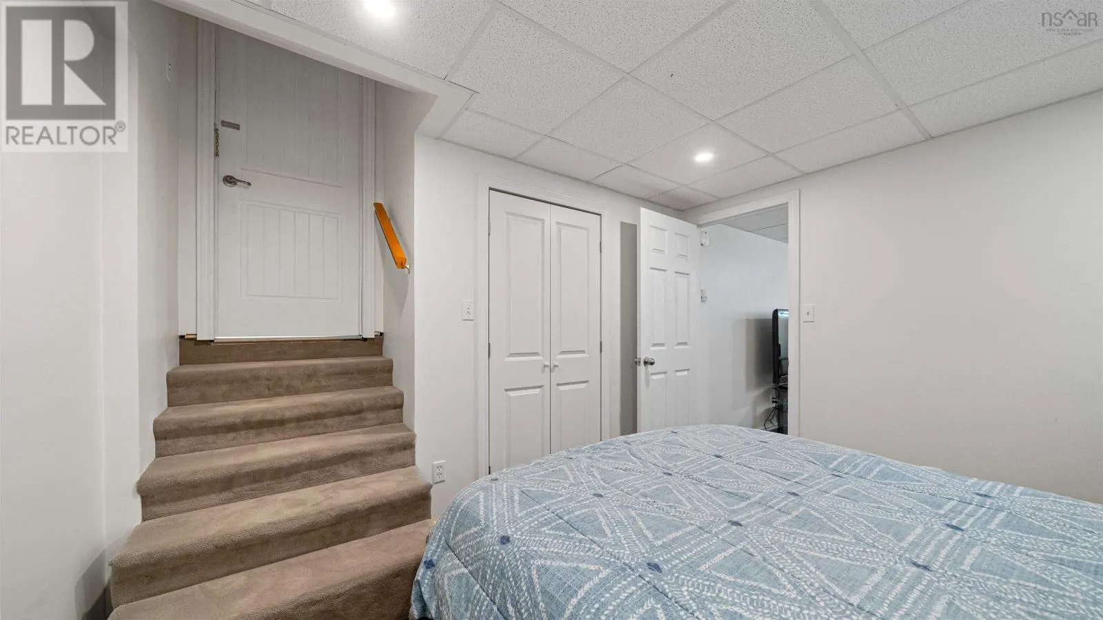 2571 ST. MARGARET'S BAY Road