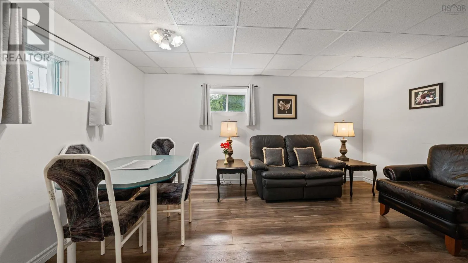 2571 ST. MARGARET'S BAY Road