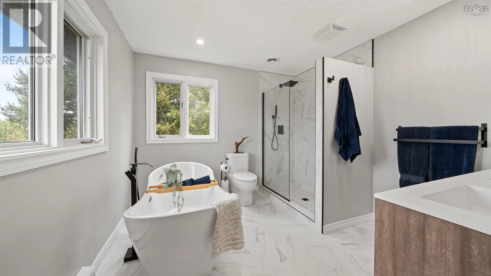 2571 ST. MARGARET'S BAY Road
