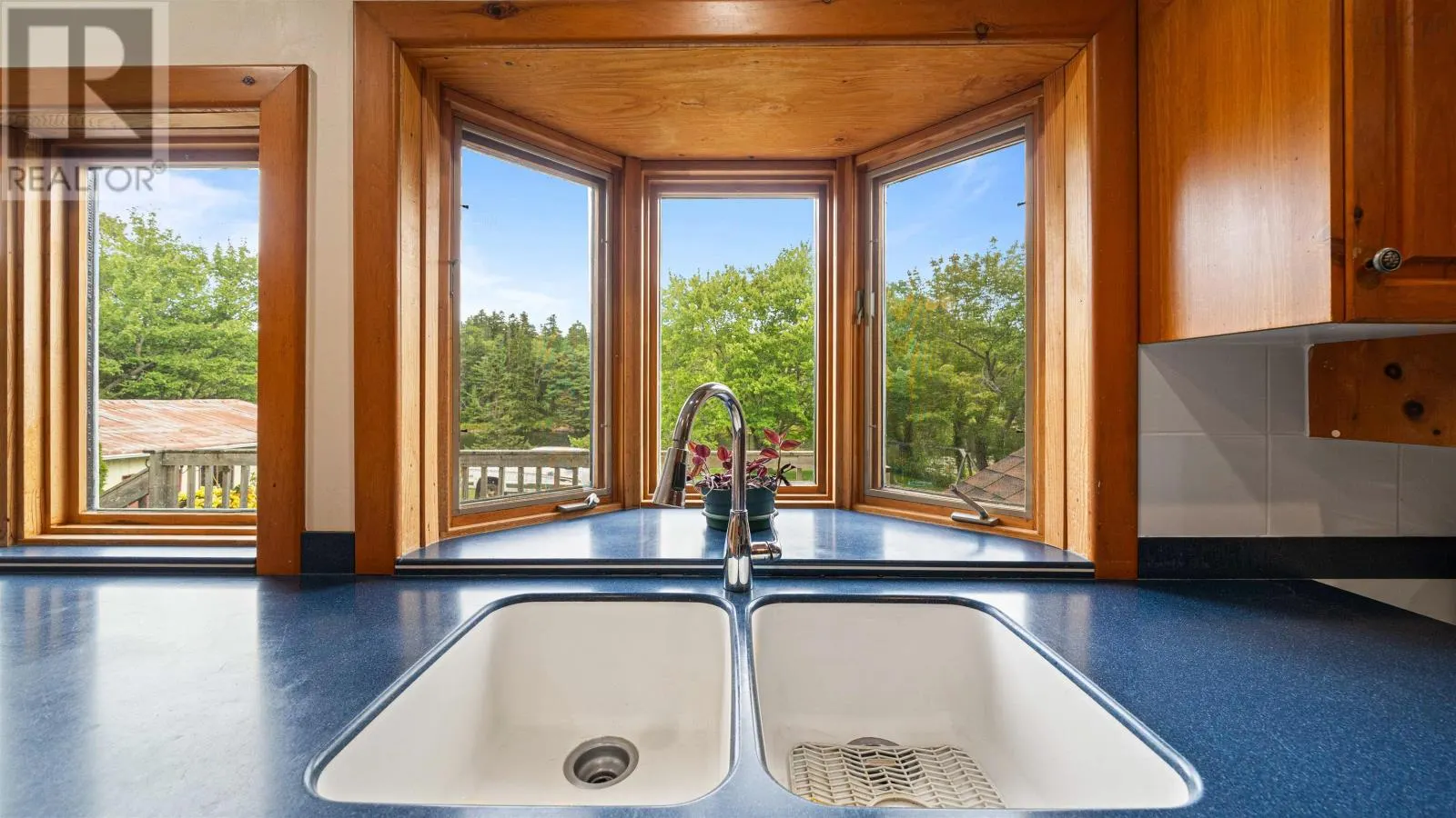 2571 ST. MARGARET'S BAY Road