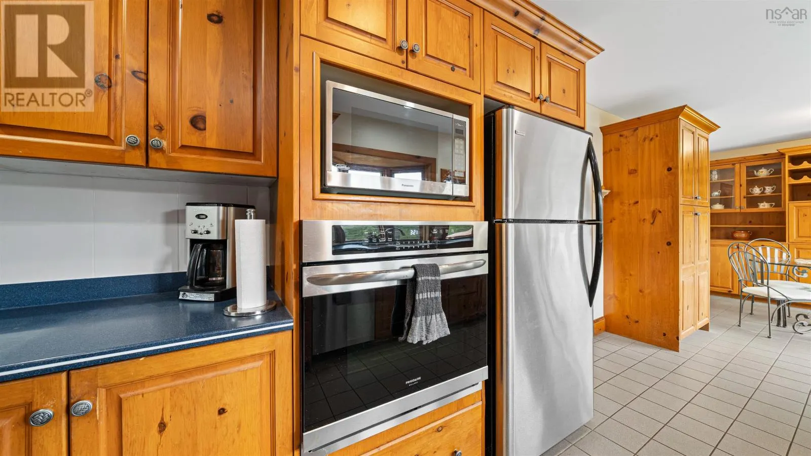 2571 ST. MARGARET'S BAY Road