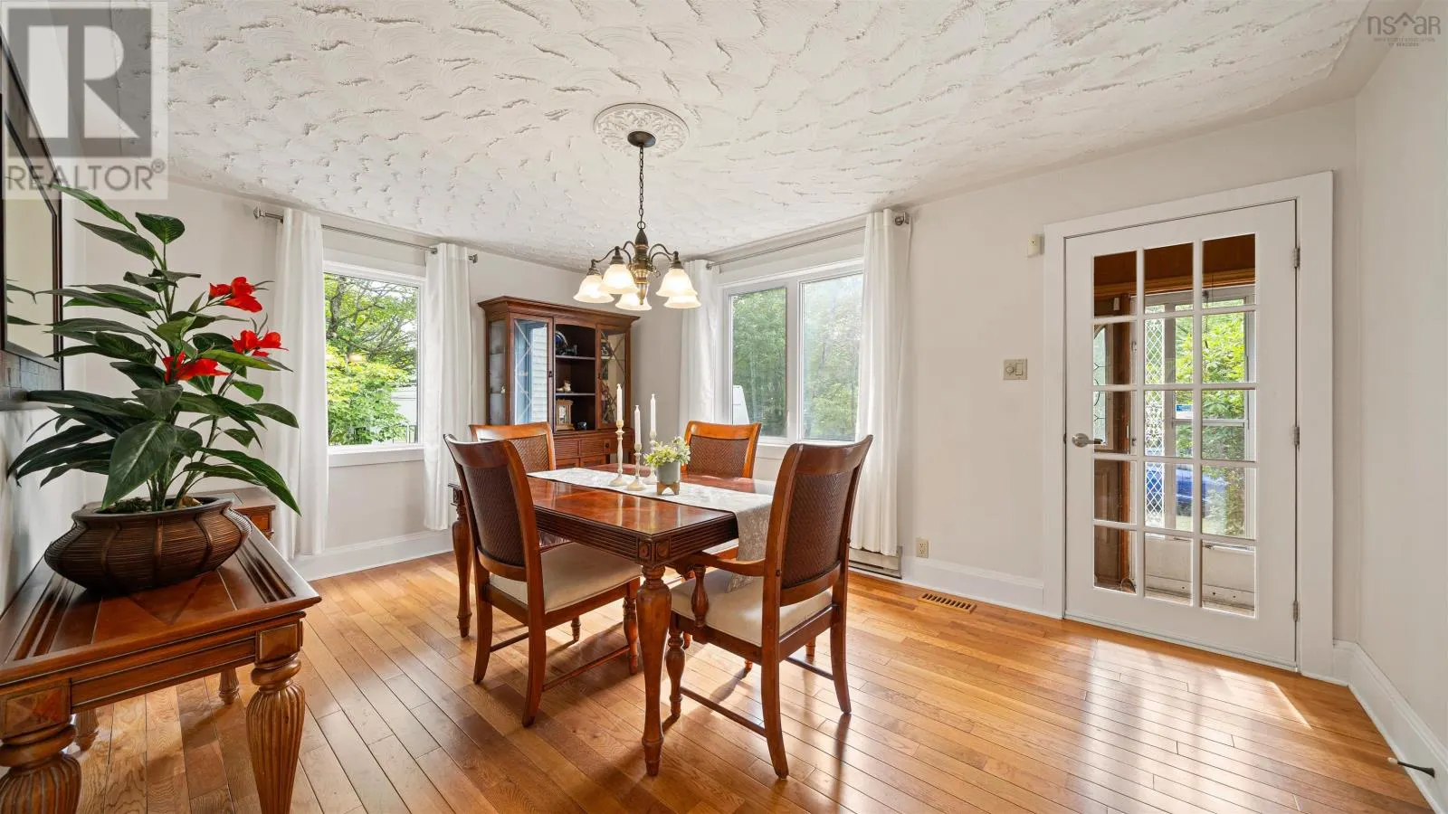 2571 ST. MARGARET'S BAY Road