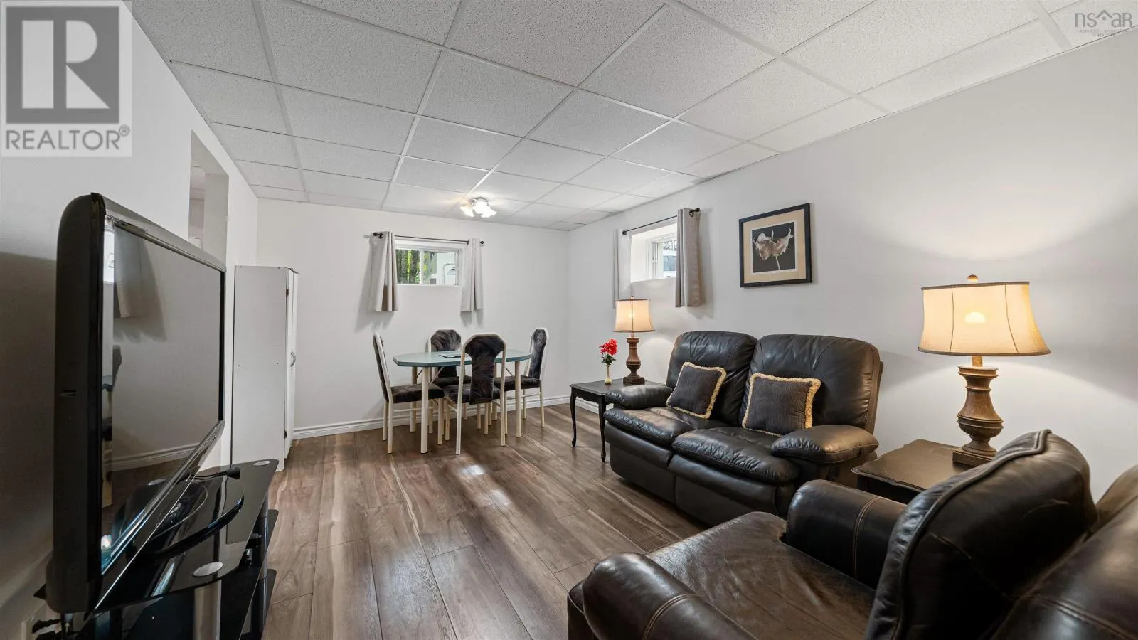 2571 ST. MARGARET'S BAY Road