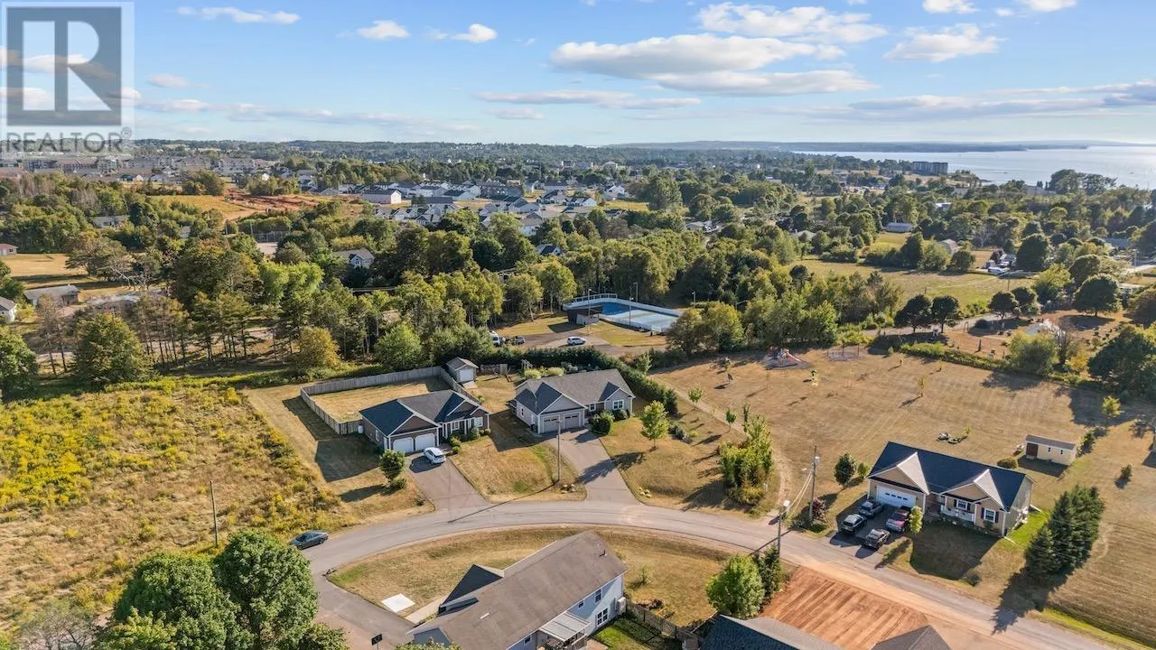 72 STARLING Crescent