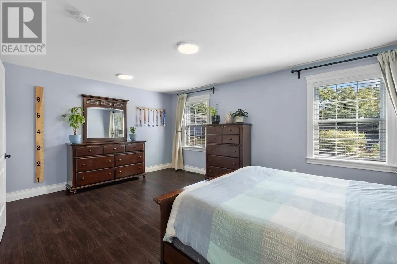 72 STARLING Crescent