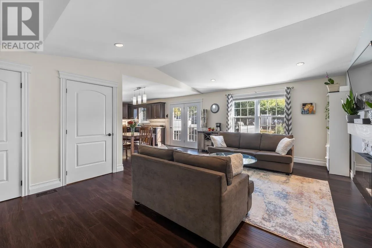 72 STARLING Crescent