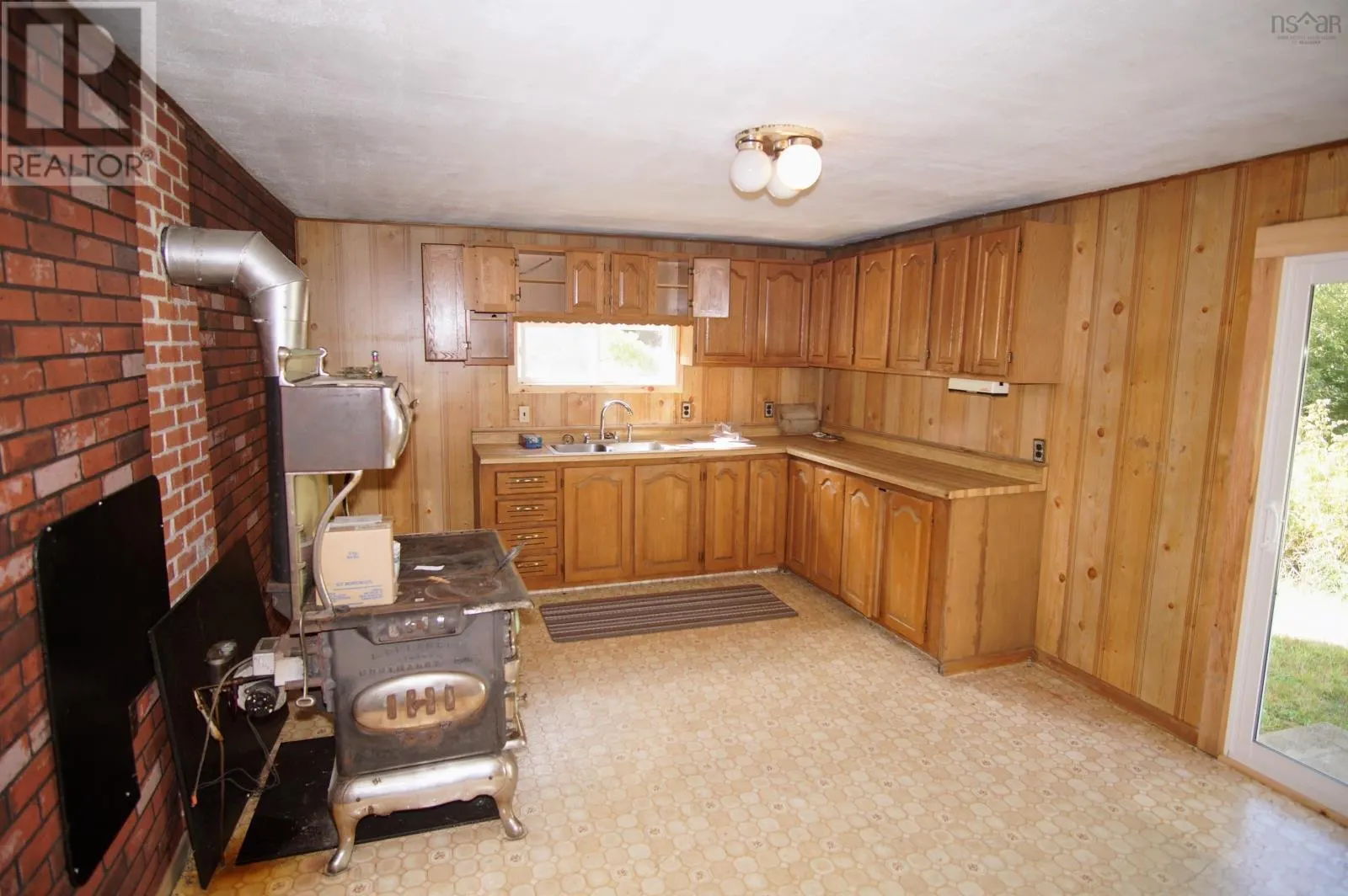 560 West Sable Road