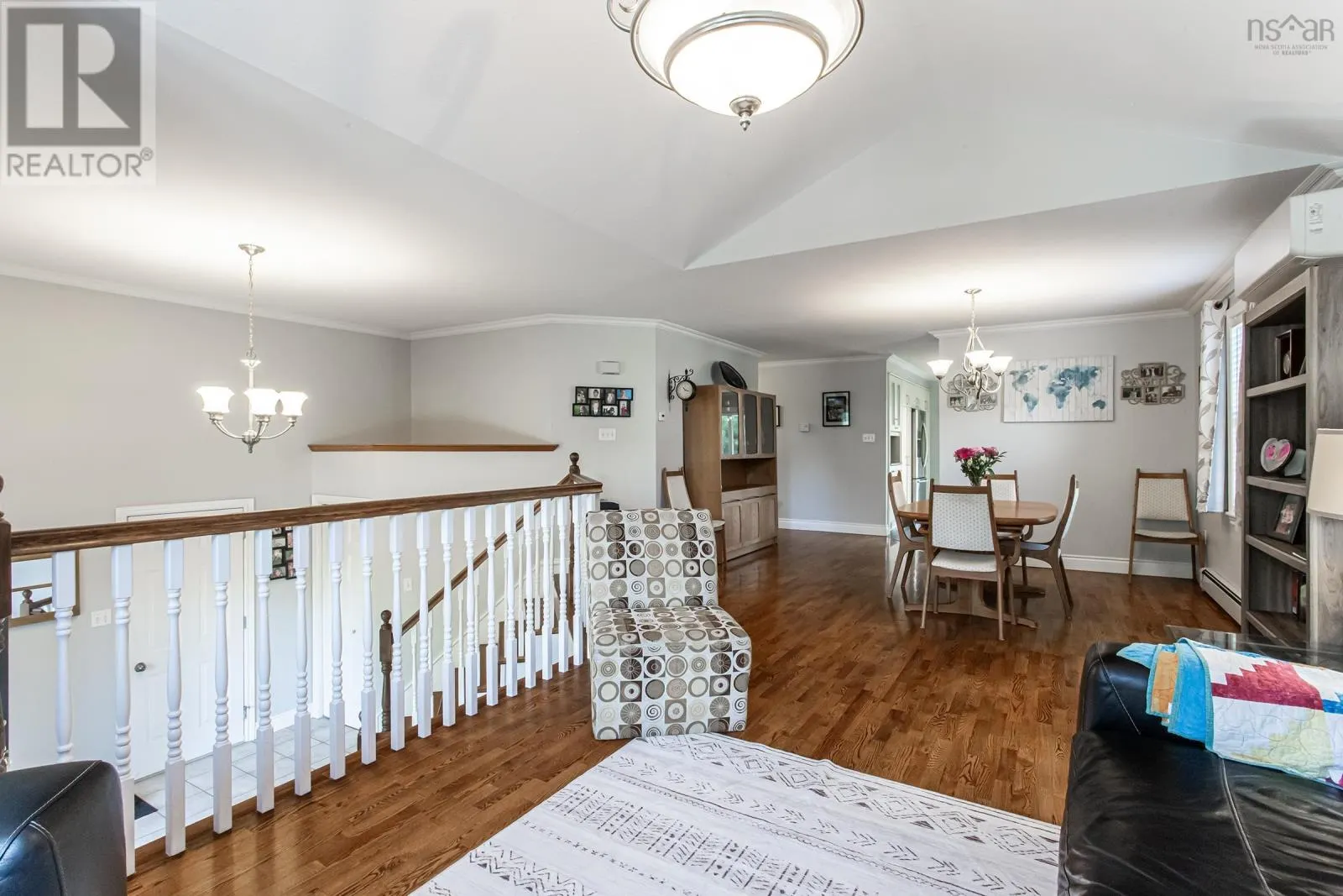11 Rivercrest Lane