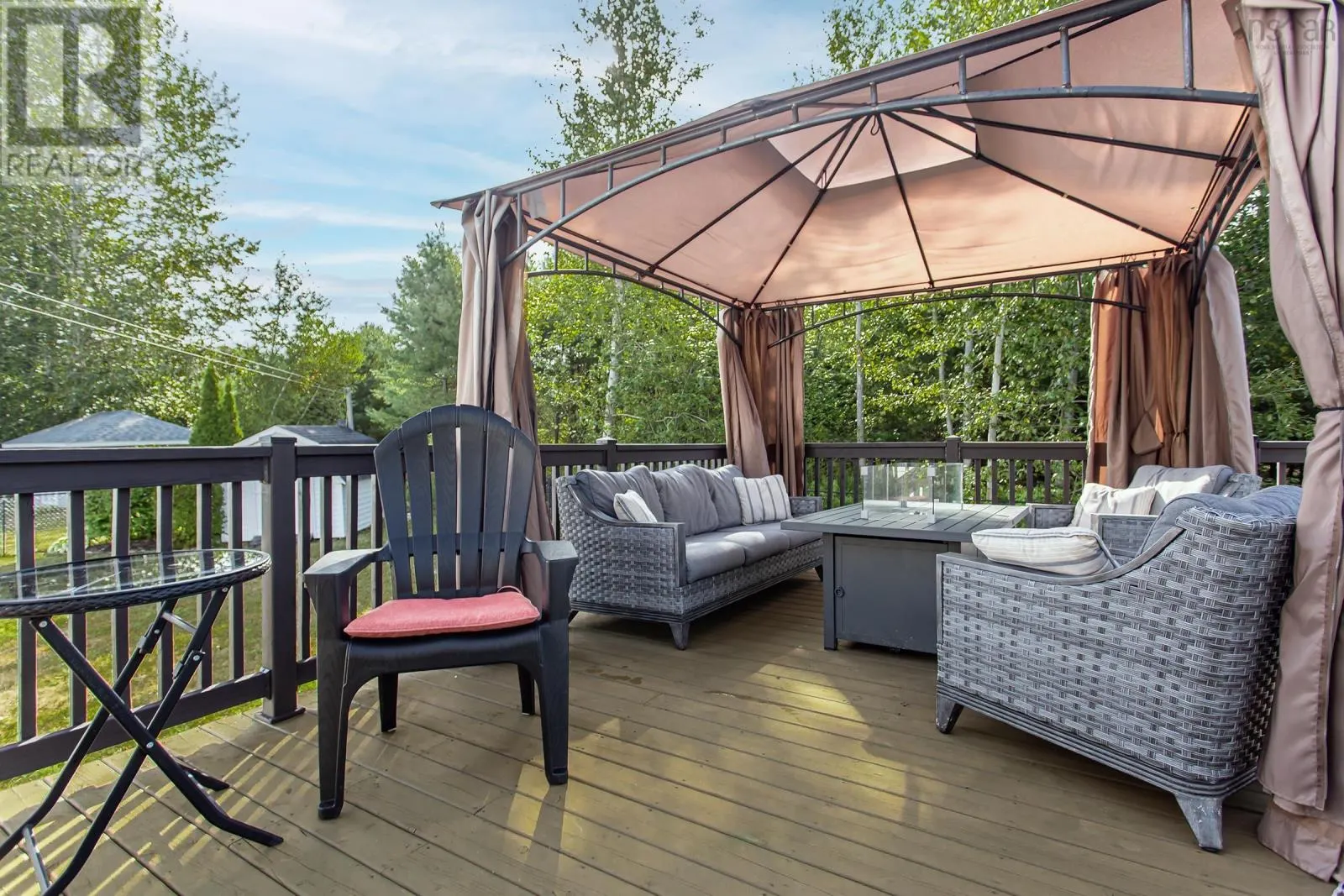 11 Rivercrest Lane