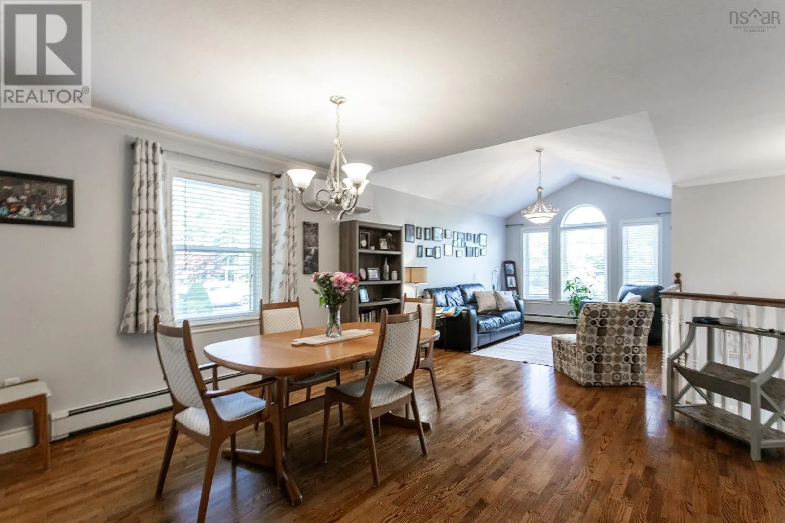 11 Rivercrest Lane