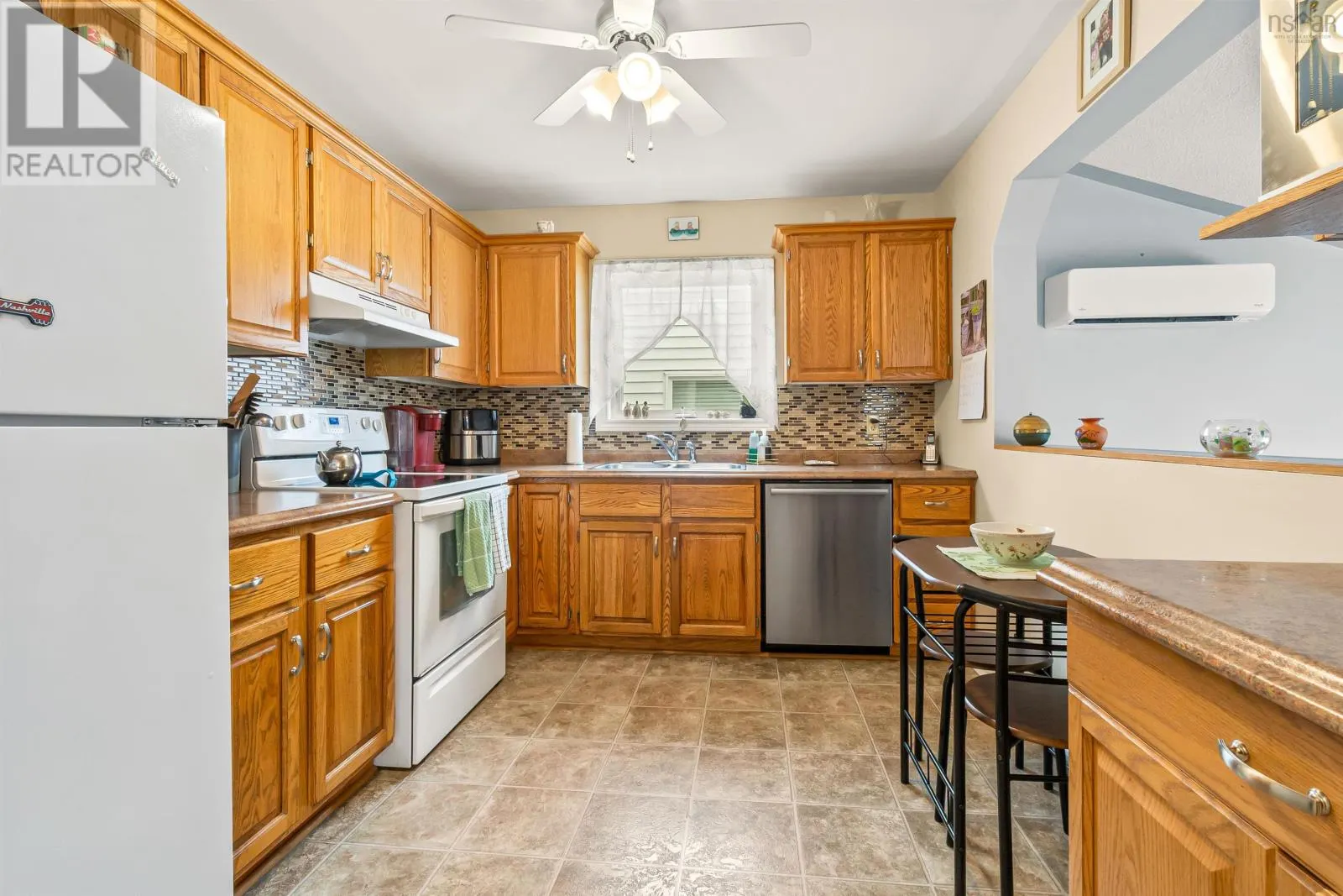 76 Noria Crescent