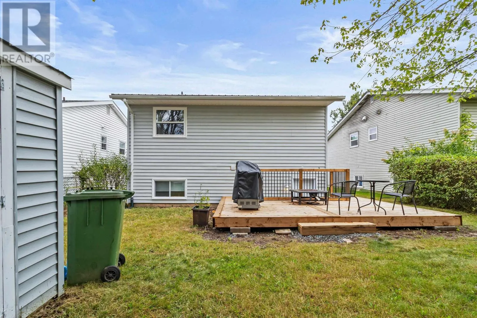 76 Noria Crescent