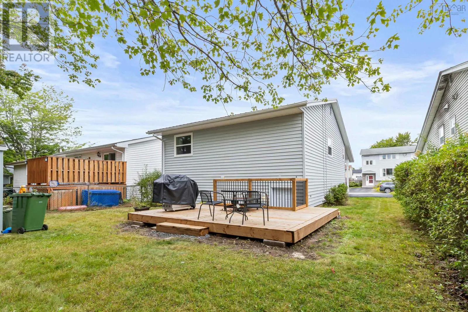 76 Noria Crescent