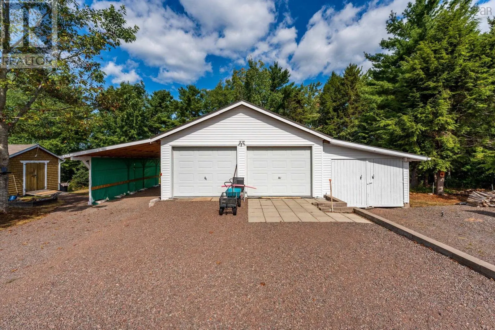 66 Dahlgren Crescent