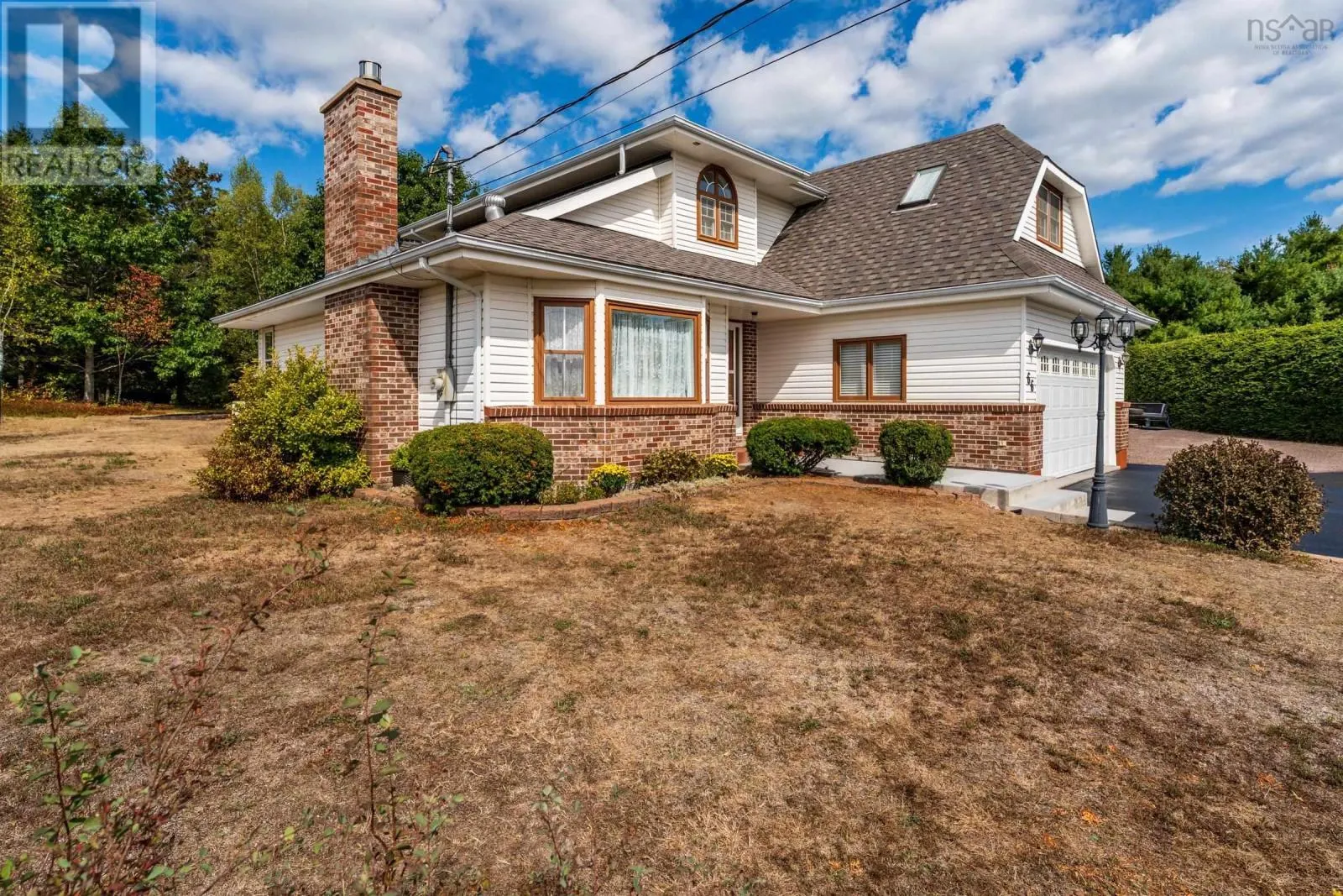 66 Dahlgren Crescent