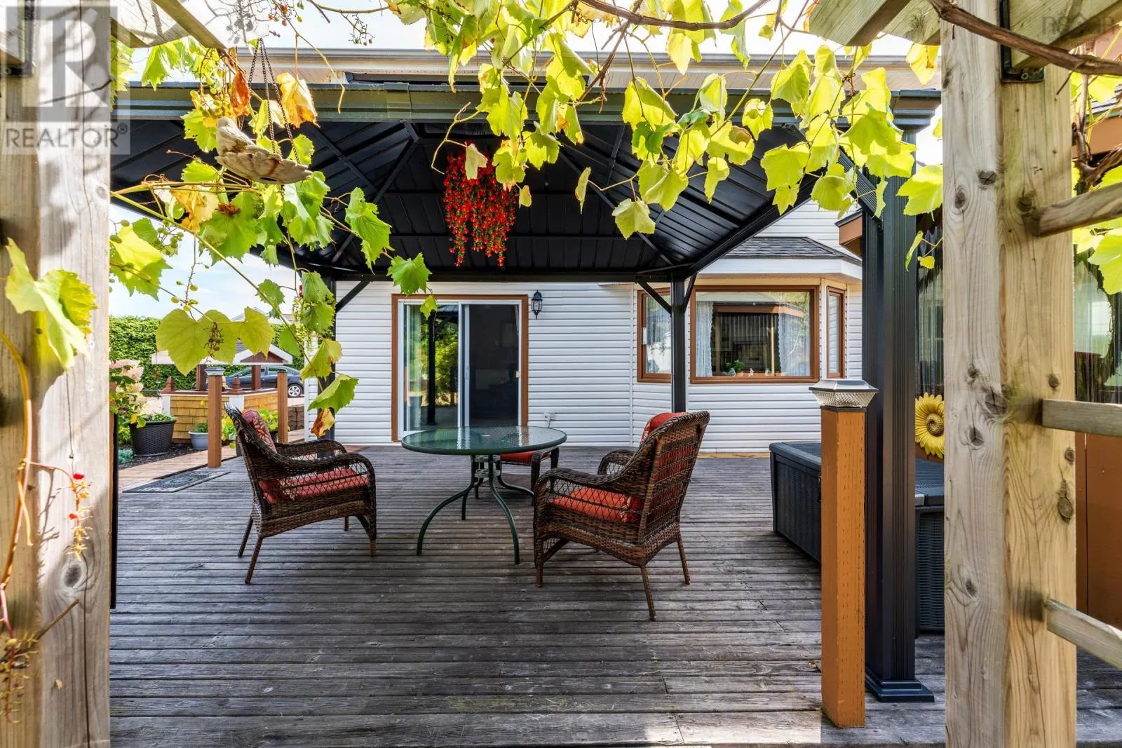 66 Dahlgren Crescent