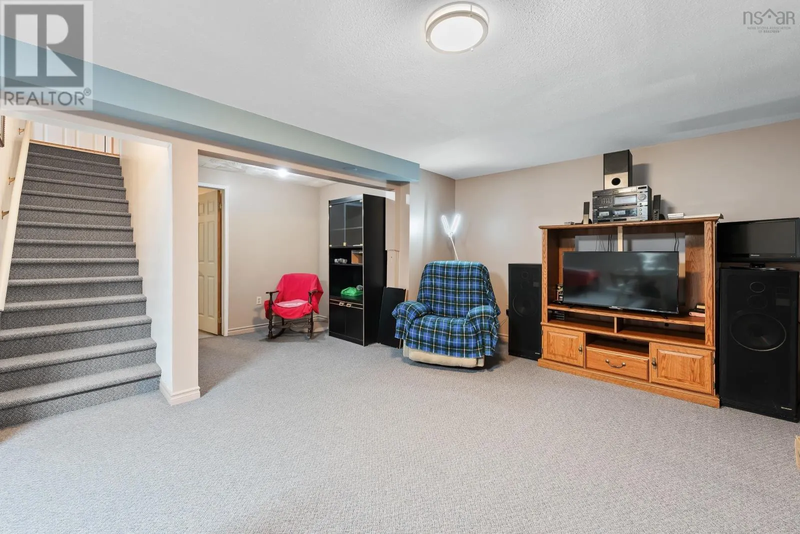 66 Dahlgren Crescent