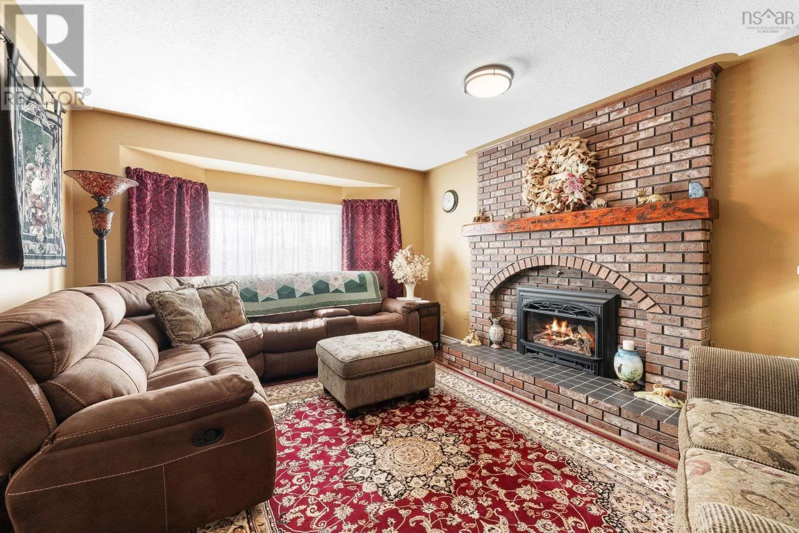 66 Dahlgren Crescent