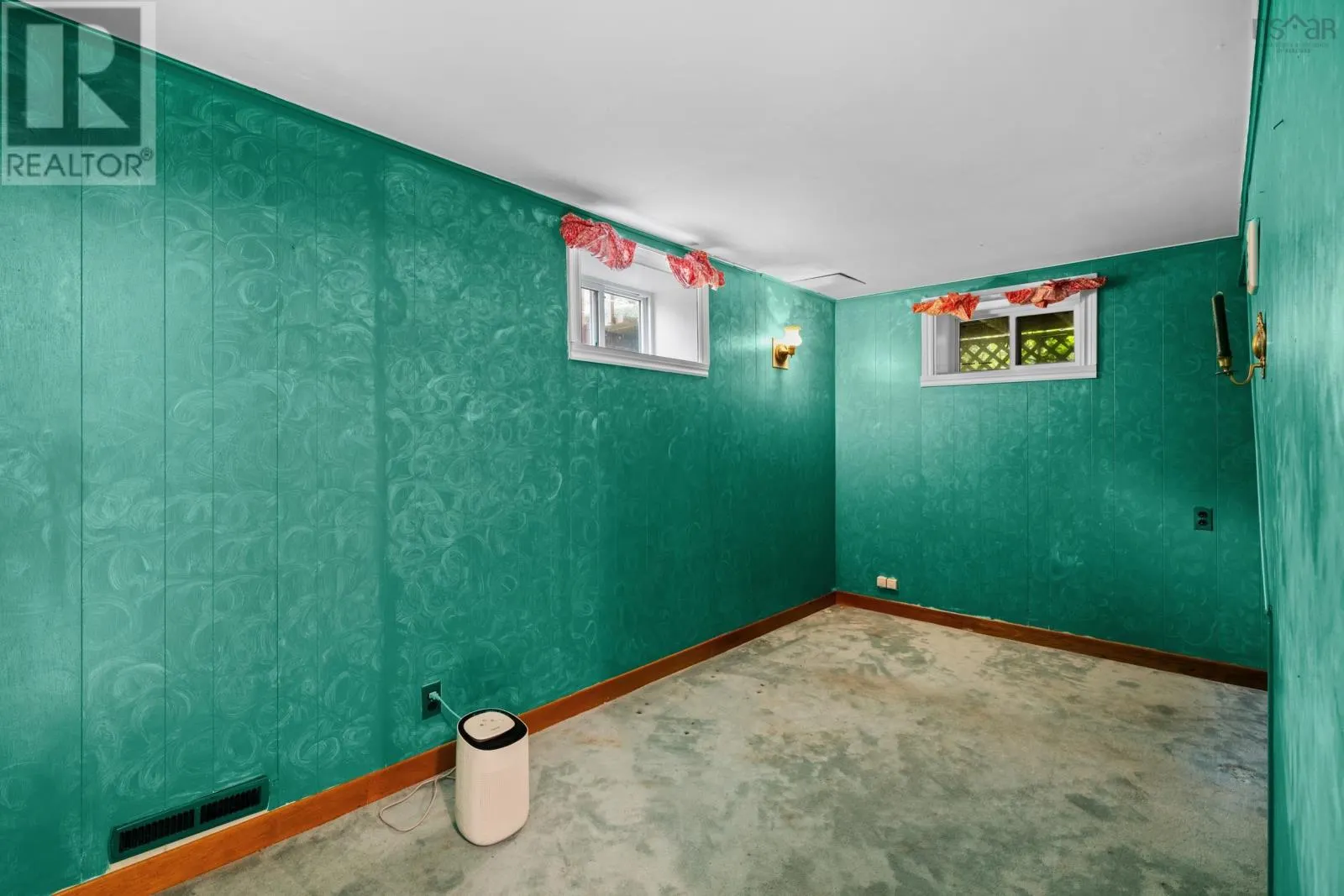 31 Raymoor Drive