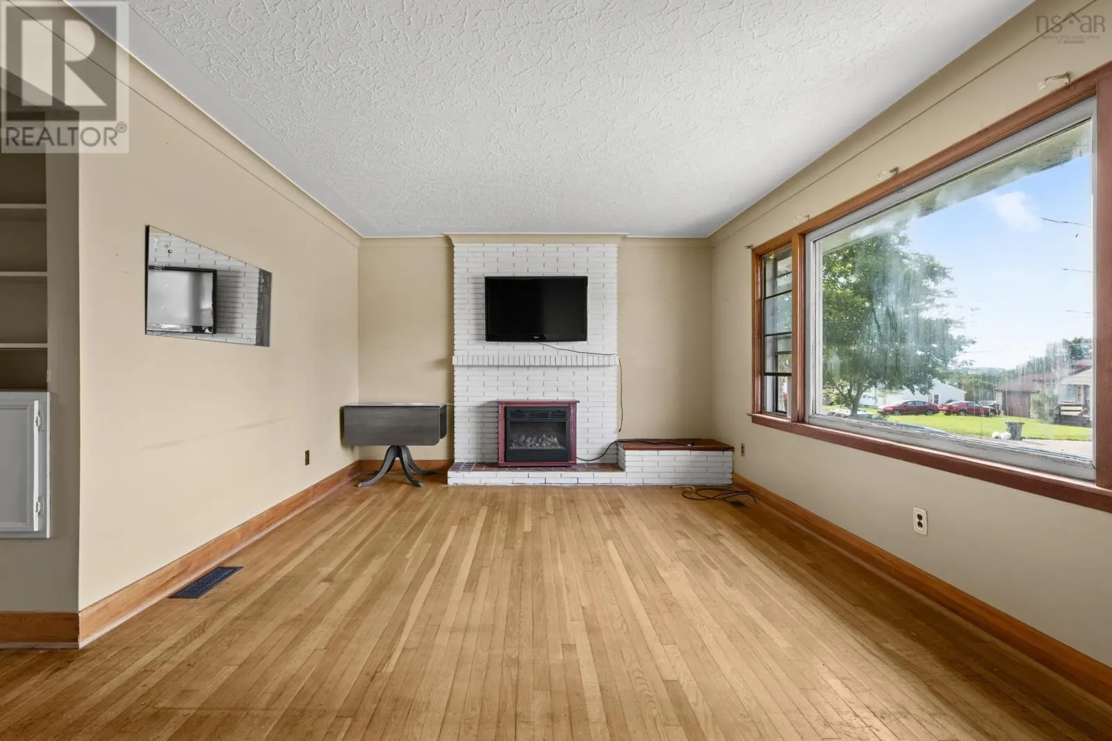 31 Raymoor Drive