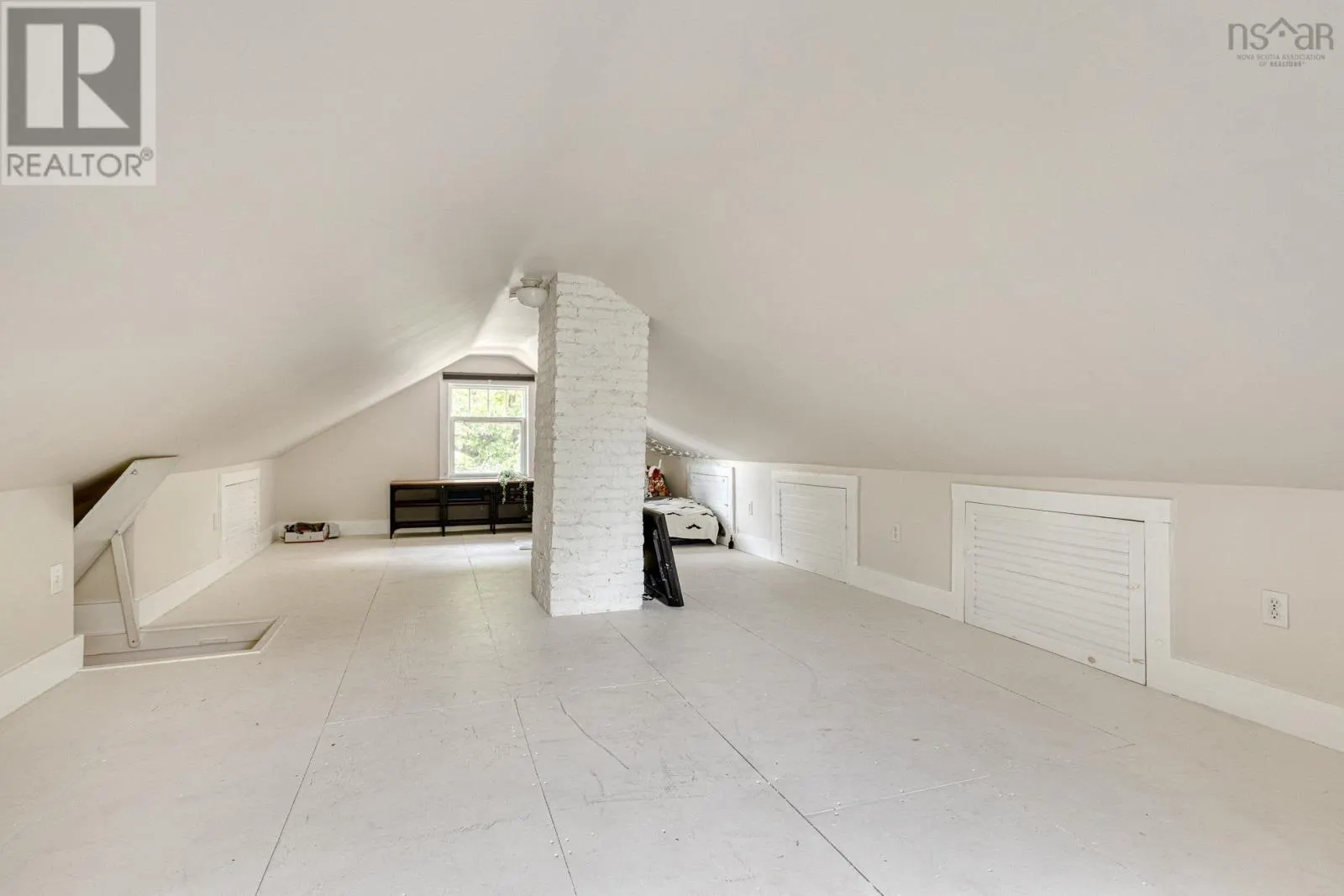 2578 Poplar Street