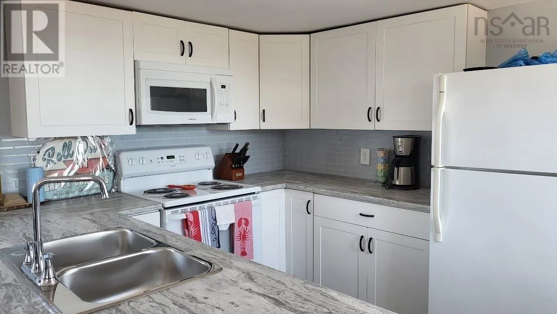 124 & 115 Red Cliff Drive
