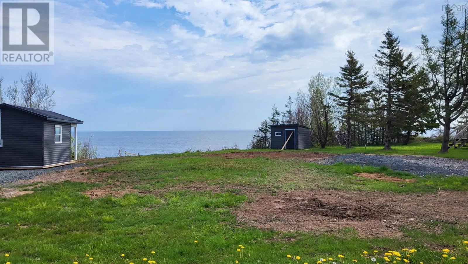 124 & 115 Red Cliff Drive
