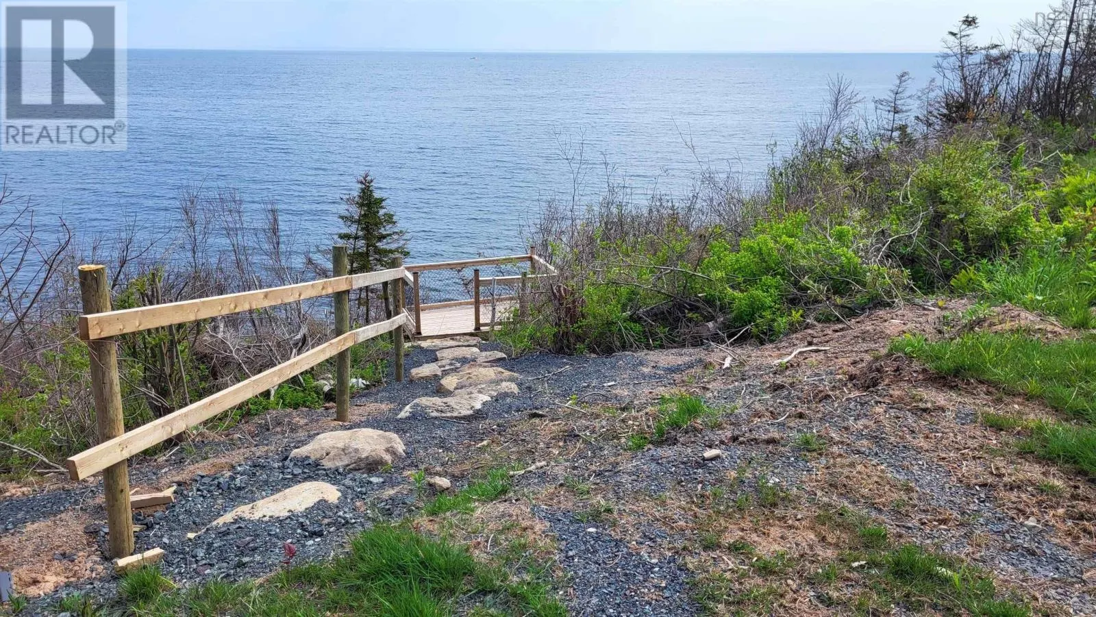 124 & 115 Red Cliff Drive