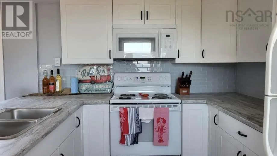 124 & 115 Red Cliff Drive