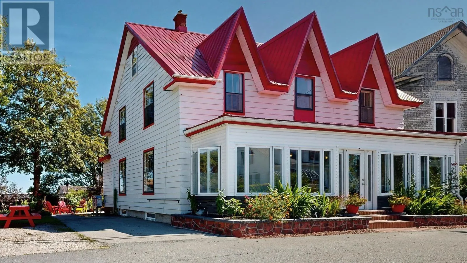 132 Hall Street
